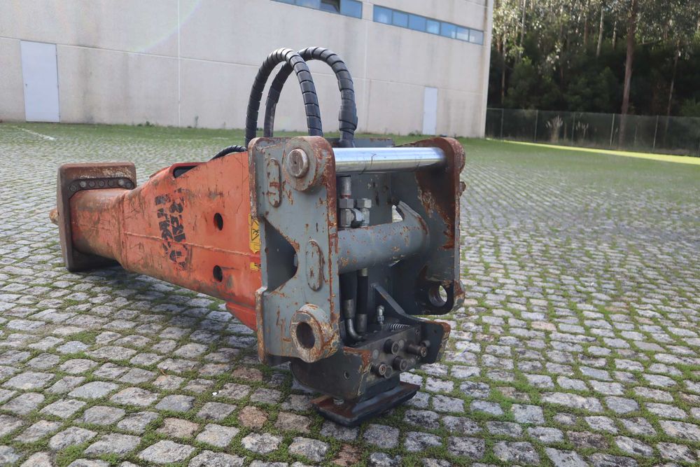 Rammer M14 1380 kg 18–24 t martelo hidráulico
