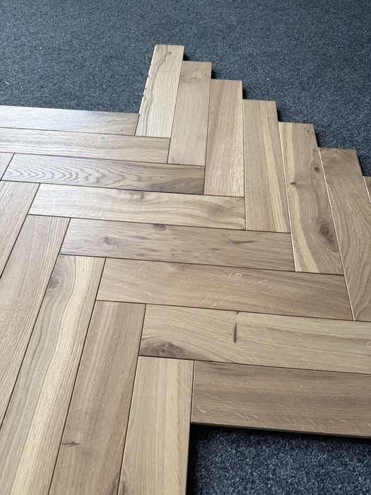 Podłoga drewniana Jodełka Dąb RUSTIC 15x80x400mm, olej UV x2 BRESLAU