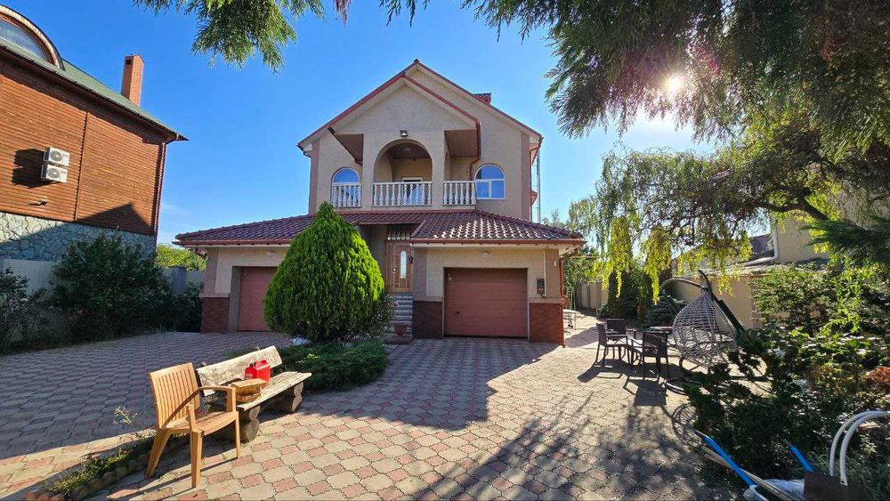 Продам шикарний будинок у Лісках 230кв.м