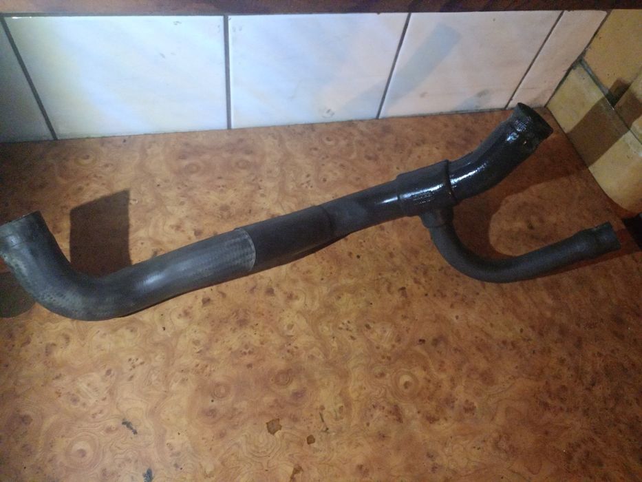 Przewód rura guma  chłodnicy Audi 80 2.3 NG, 893.121 055 C
