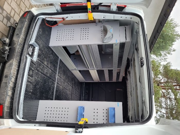 Zabudowa serwisowa warsztatowa Ford Custom Jumpy Expert Trafic