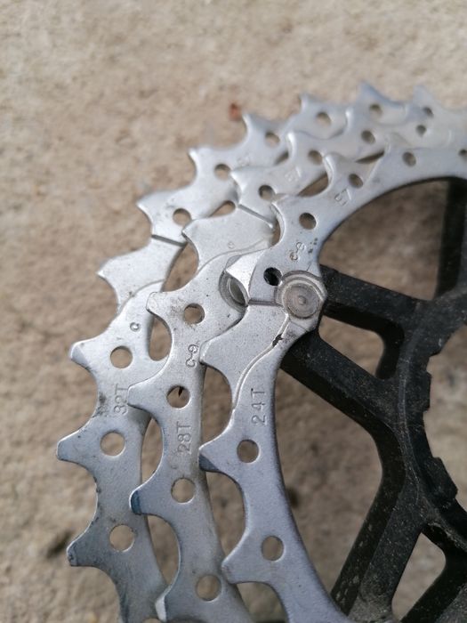 koronki pająk kasety  shimano ?   24 28 32 ,     3 blaty nowe