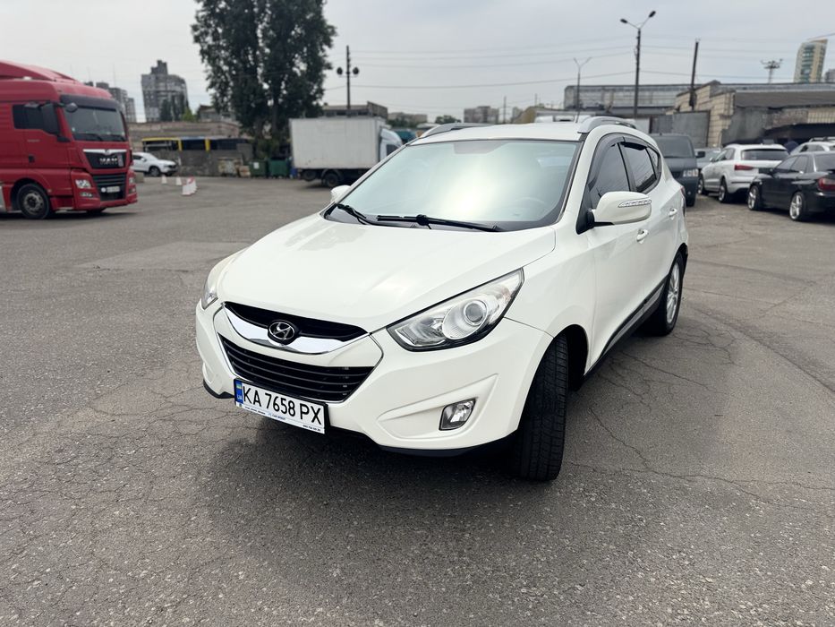 Hyundai Tucson 2.0D Automat Лізинг