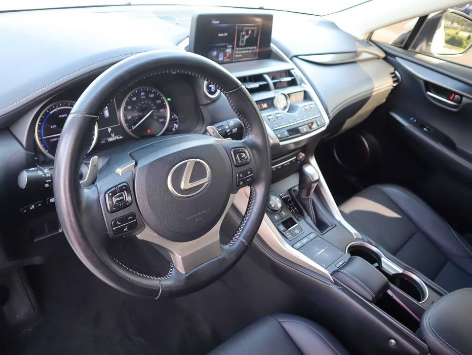 Lexus NX 300h      2019