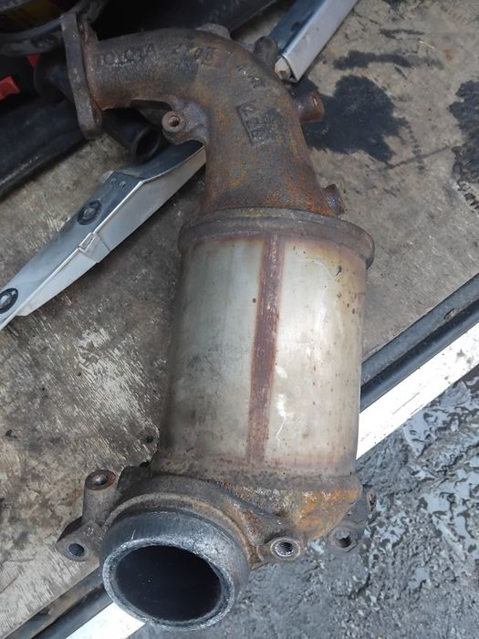 Двері тойота авенсіс