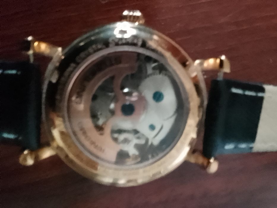 Relógio novo muito bonito e diferente é Dubai