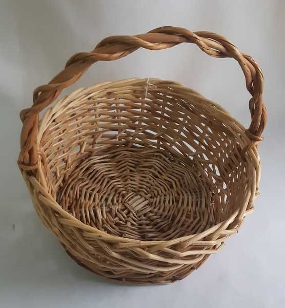 Корзинка плетеная д.21 в.10(21)