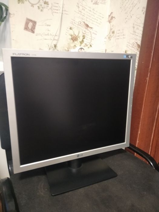 Продам  КОМПЬЮТЕР + Монитор 19"!