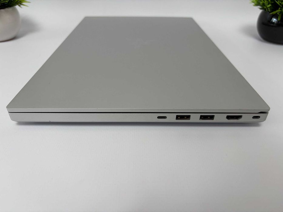 Ноутбук Razer Blade 15 i7-10750H / rtx 2070 max-q 8gb / 16gb ddr4 / 512gb ssd / 15’6 4K UHD OLED Samsung