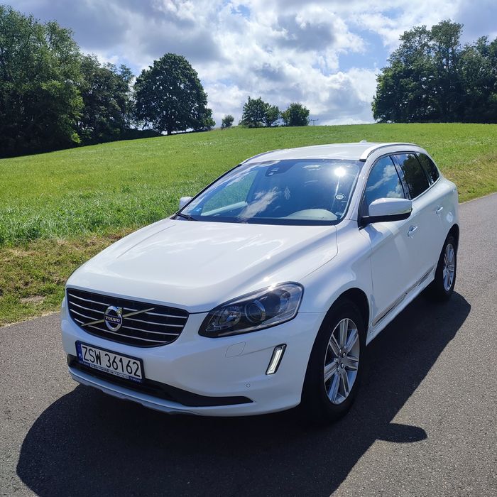 Volvo XC 60 po kolizji parkingowej NOWA CENA