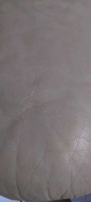 Sofá 3 lugares de pele