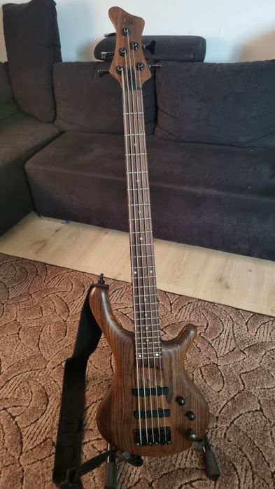 Gitara basowa Mayones BE5