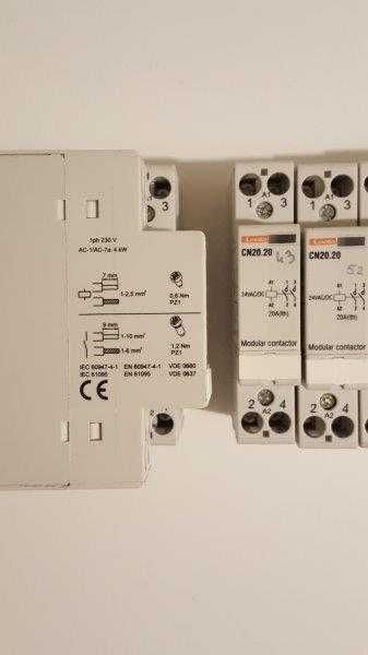 Stycznik modułowy 20A cewka 24VAC/DC