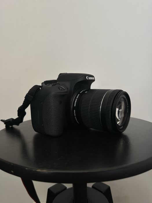Camera fotográfica Canon 750D c/ acessórios