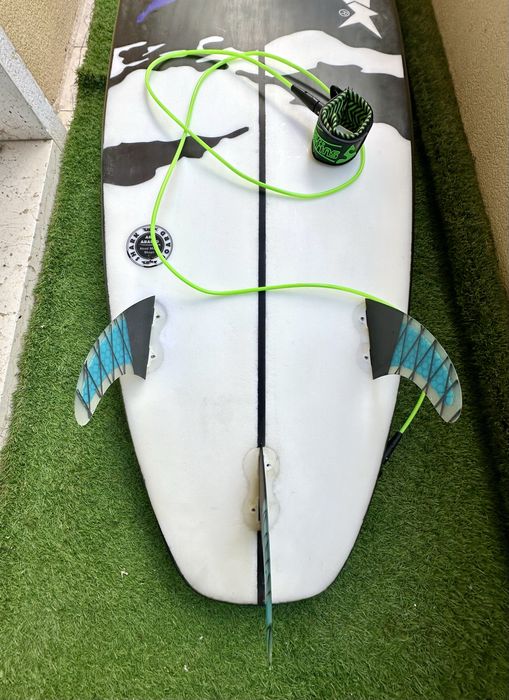 Prancha de surf 6,2 + quilha + capa + leash + deck