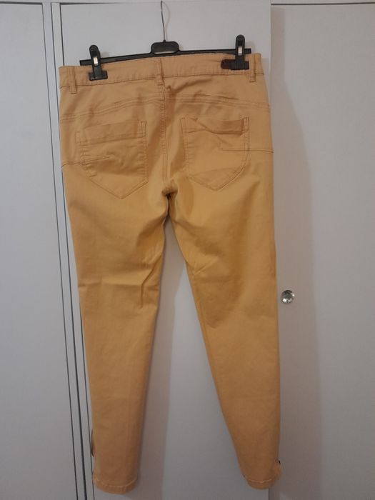 Spodnie jeans damskie