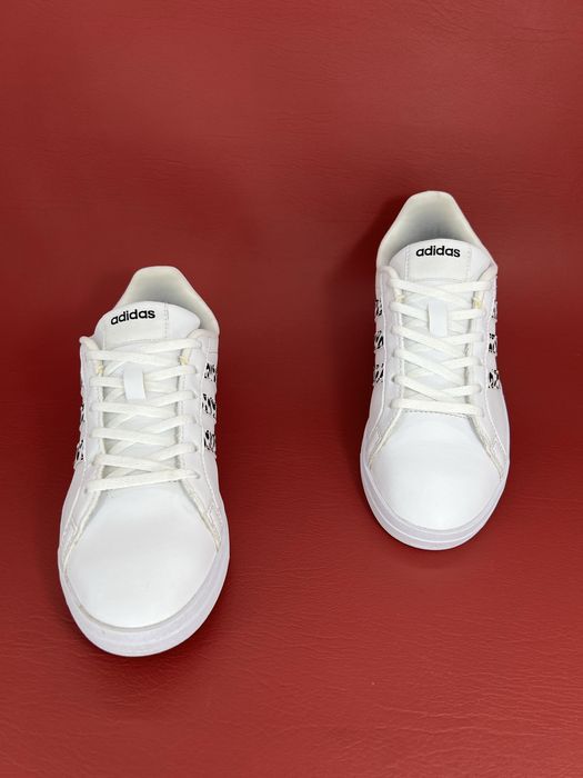 Кросівки жіночі 36.5р. Adidas Courtpoint X (арт. FW8415)