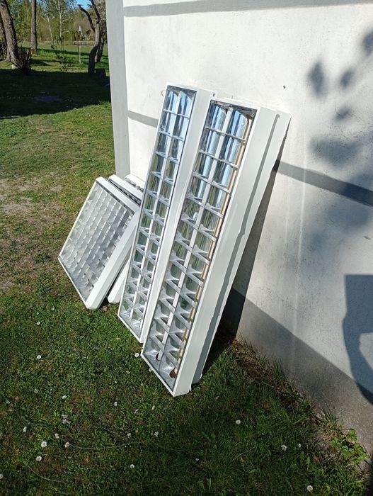 Lampy sufitowe do garażu