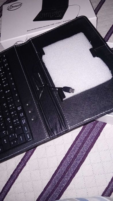USB Keyboard Cover for 7-inch Tablet, Like New64283926431875123