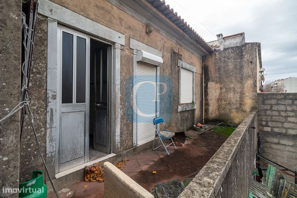 Moradia T4 para Restaurar, no centro de Matosinhos