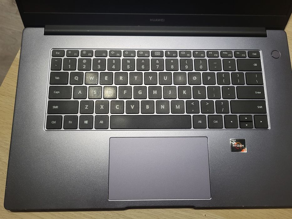 Huawei Matebook d15 15,6 R5 3500u