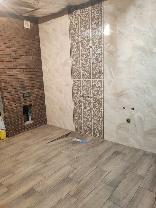 Плиточник зі стажем більше 20 років