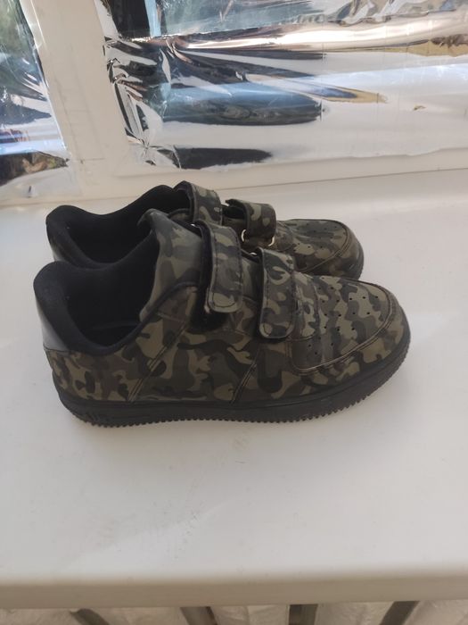 Кроссовки на мальчика