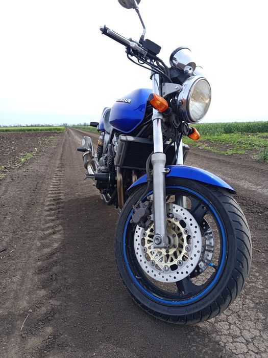 Продаю хонду SB 400sf