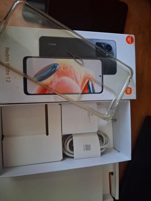 Redmi note 12 у хорошошому стані, у комплекті усе є завоцьке стан батареї чудовий ніде не битий усе рідне!