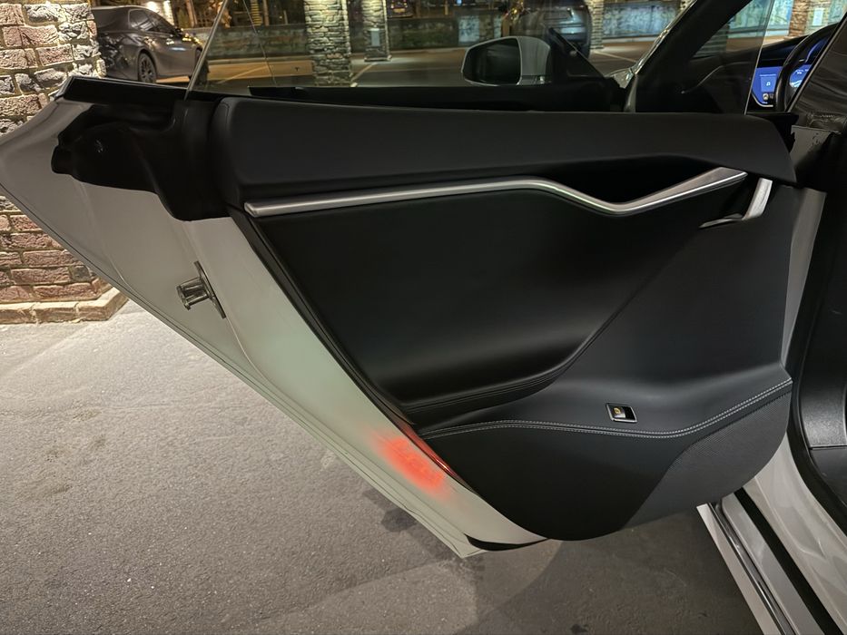 Продам Tesla модель S 75 2017 року