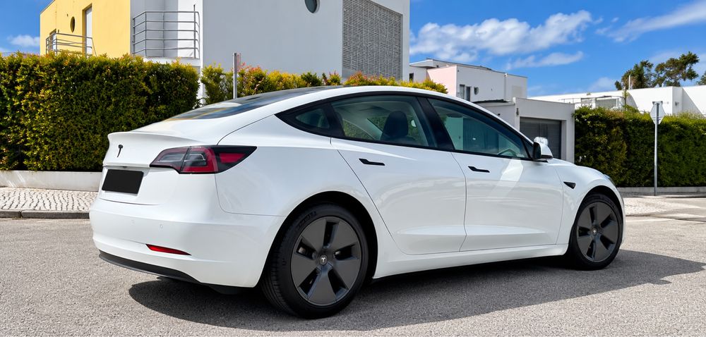 Tesla Model 3 12/2021 LFP Standard range plus