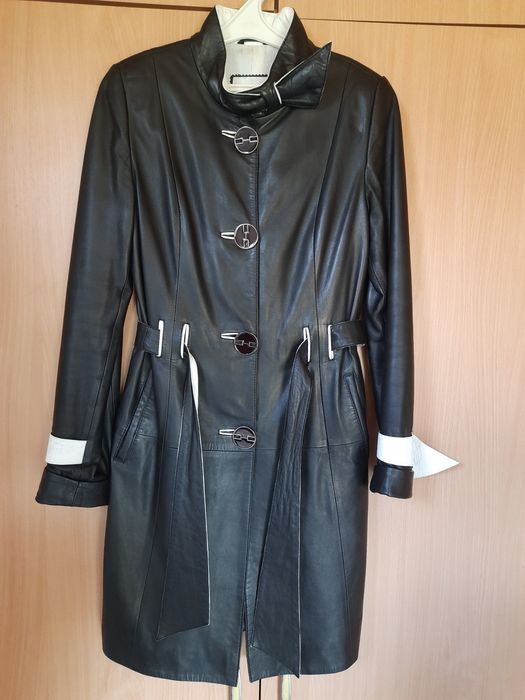 Продам жіночій шкіряний плащ