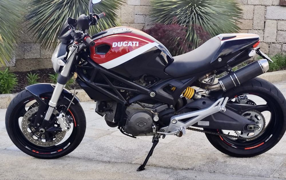 Ducati moster 696