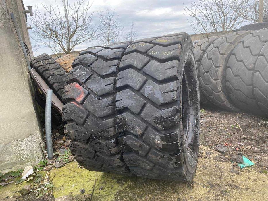 Opony Używane 300-15 Trelleborg T-800 20PR Możliwa Wysyłka 315/70-15
