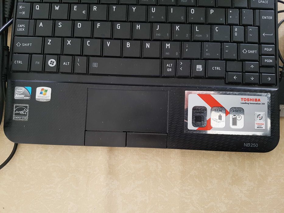 Toshiba NB250 Notebook Computer64550239094018121
