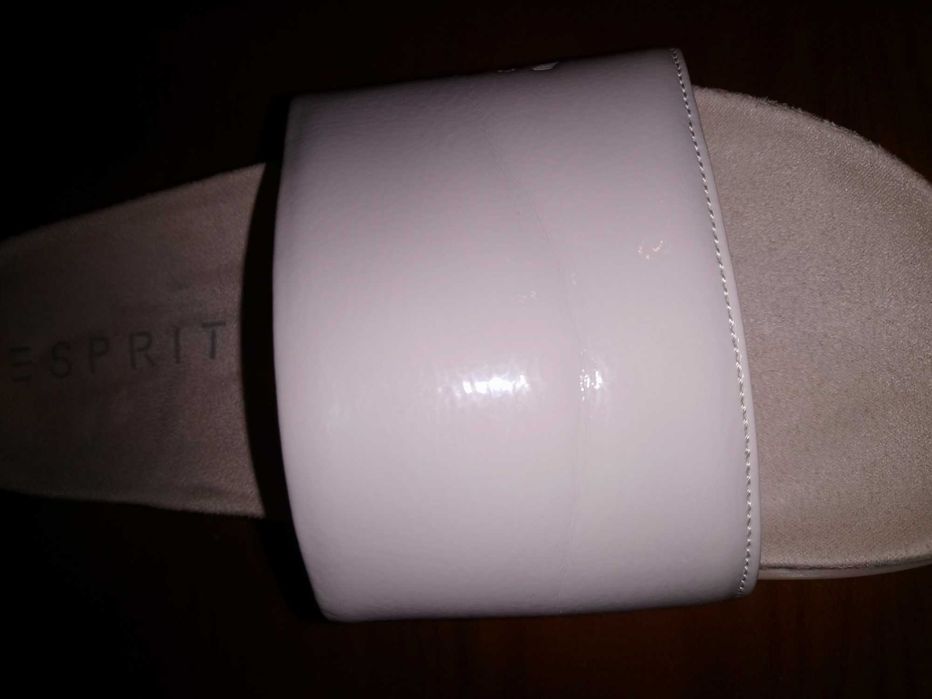 Chinelos rosa claro da Esprit