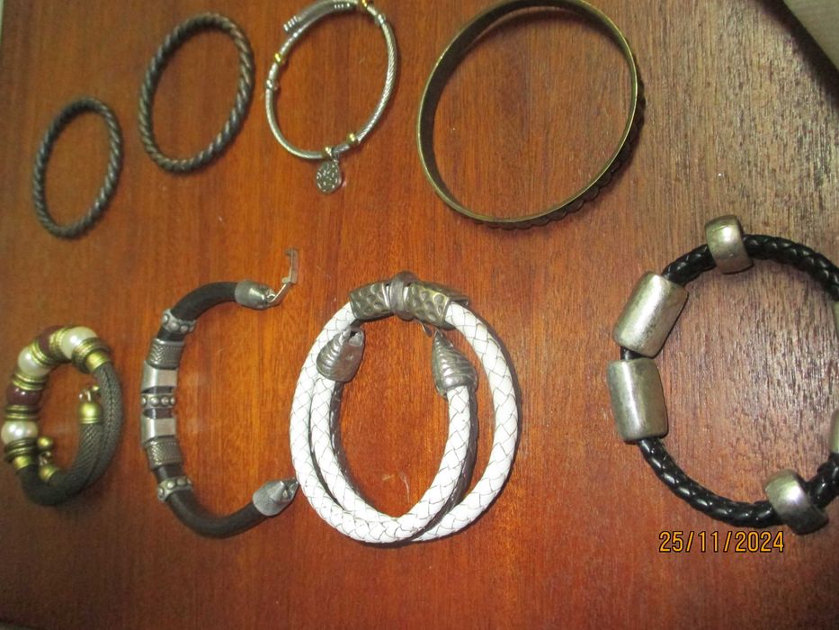 Bijuteria - 8 pulseiras