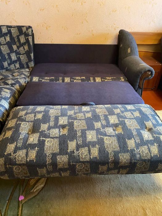 Продам диван - куточок з розкладним ліжком