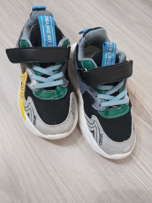 Кросівки на хлопчика