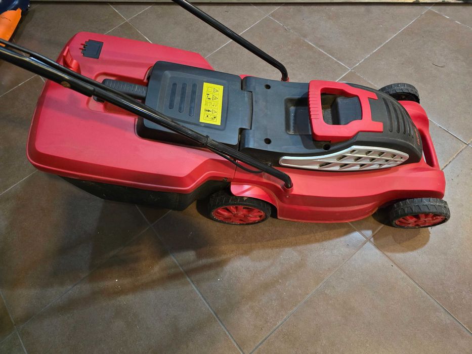 Maquina cortar relva eléctrica