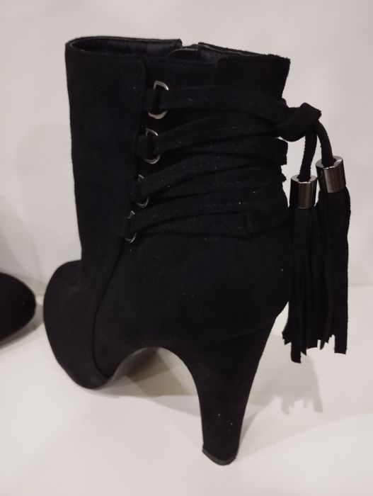 Botas Pretas Camurça Novas