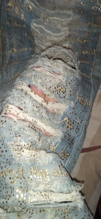 Продам новые джинсы