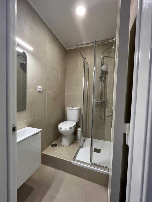 Quarto para arrendar a 10min do comboio em Mem Martins!!