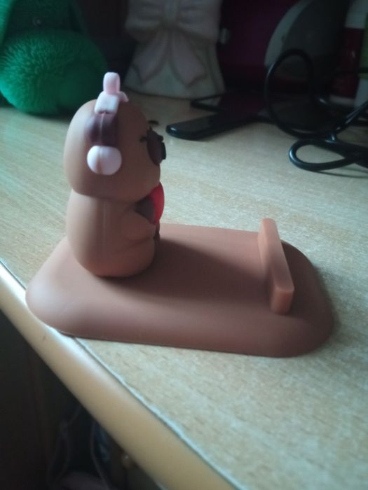 Podstawka pod telefon kapibara