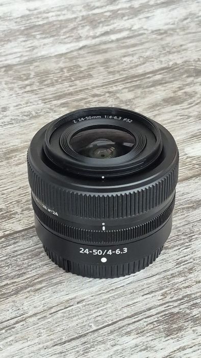Nikon   Z 24-50mm  f 4 6.3  nikkor бленда макрокільця canon  ew-83h