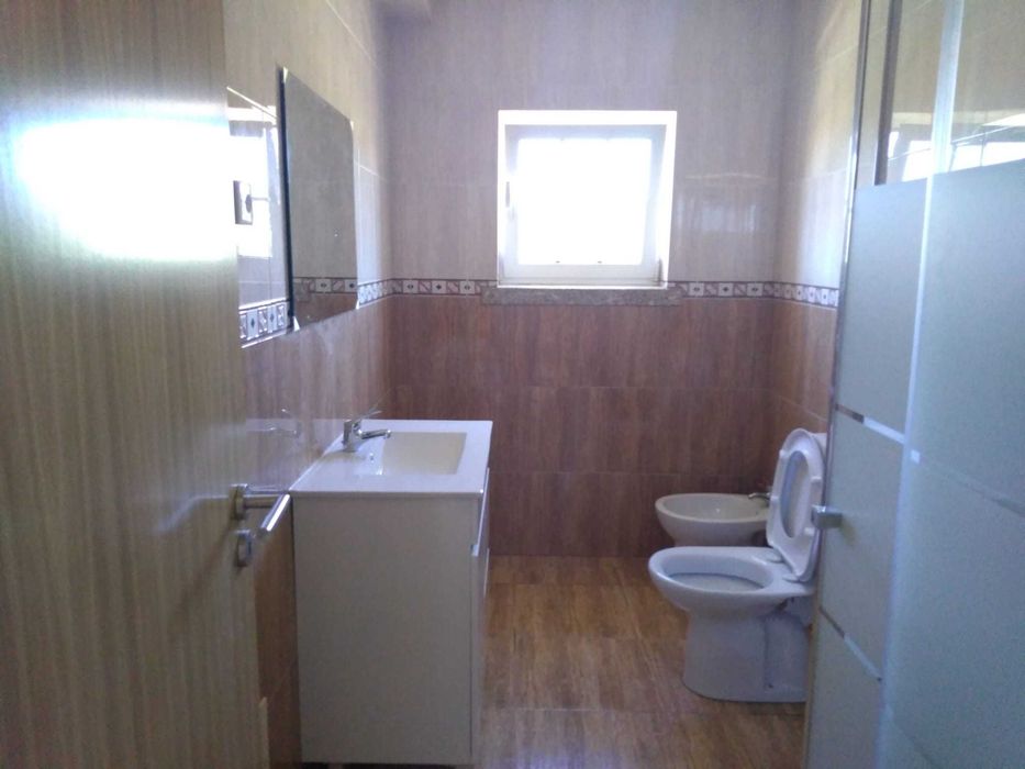 Apartamento T3 em frente ao Jardim Carlos Amaral