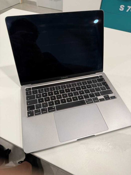 MacBook Pro 13” M1 (2020) – 8GB RAM / 256GB SSD – Ótimo Estado