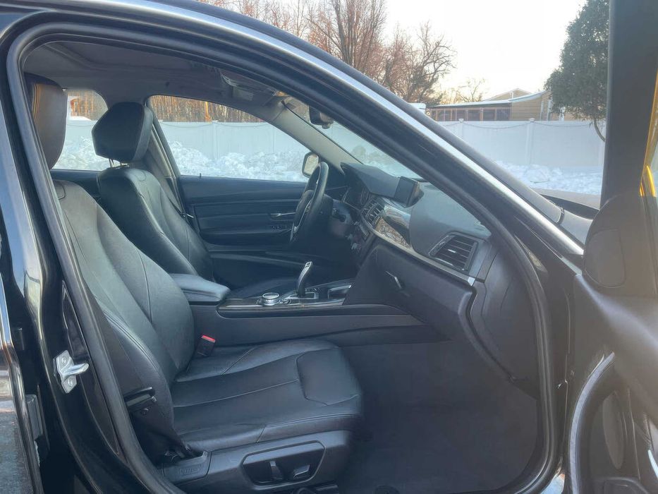 BMW 3 Series      2016