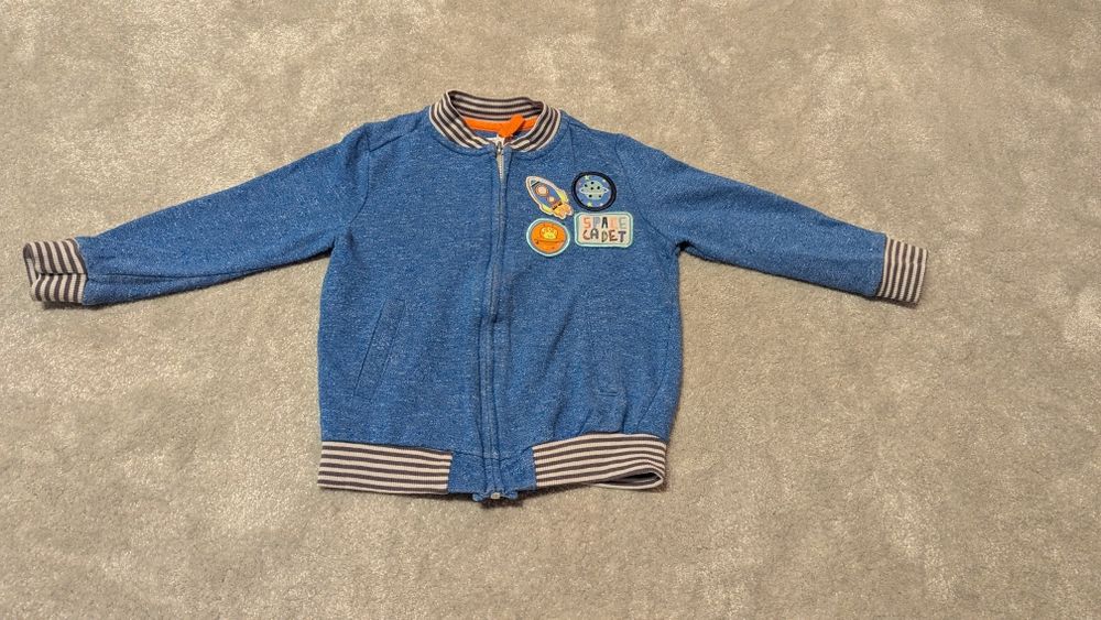 Zapinana niebieska cienka bluza 86 92 chłopiec