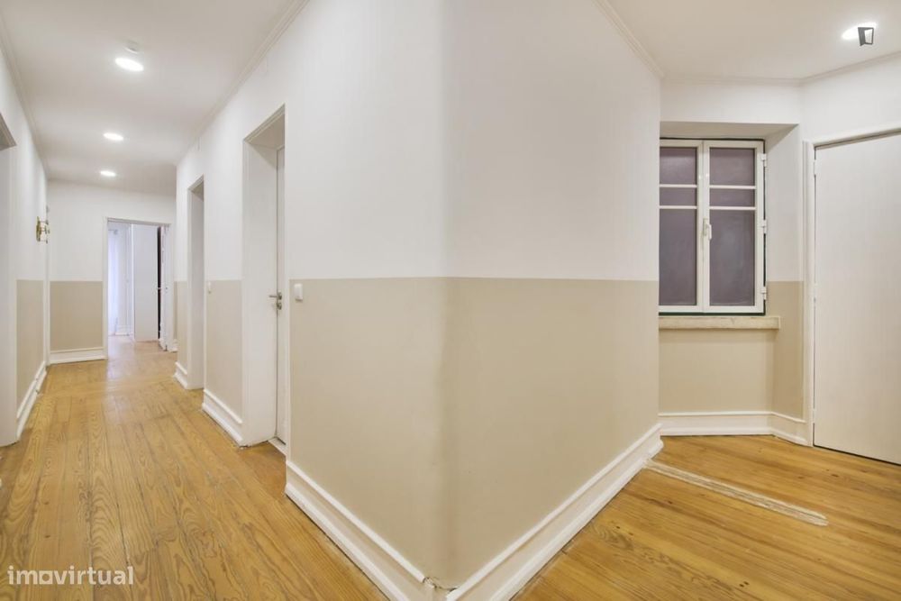 Quarto - localizado em Alameda Lisbon